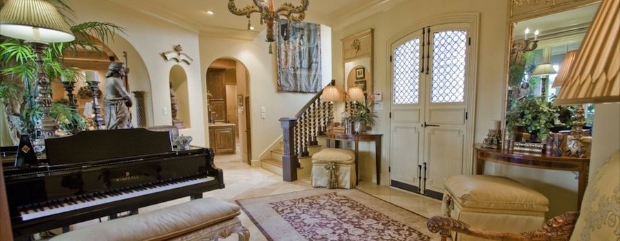 entry_room_piano900x350