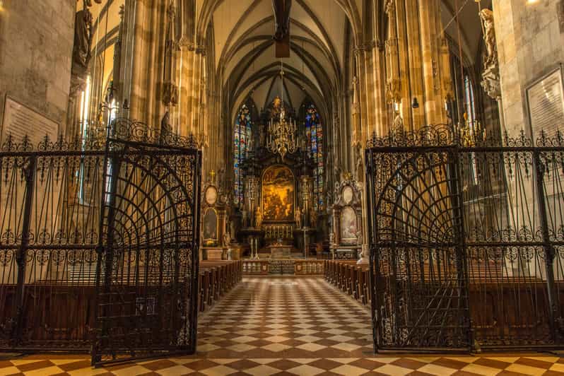 Katedral Santo Stefanus: Jantung Spiritual dan Ikon Arsitektur Vienna
