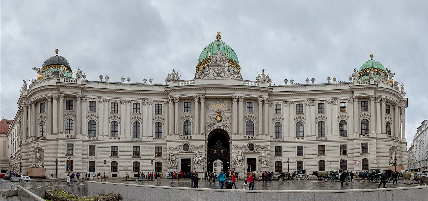 Istana Hofburg: Jejak Kekaisaran di Jantung Vienna