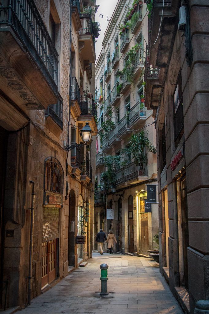 Gothic Quarter di Barcelona: Keindahan Sejarah yang Memikat
