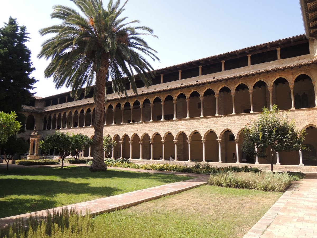 Biara Pedralbes: Keindahan Sejarah dan Ketenteraman di Barcelona