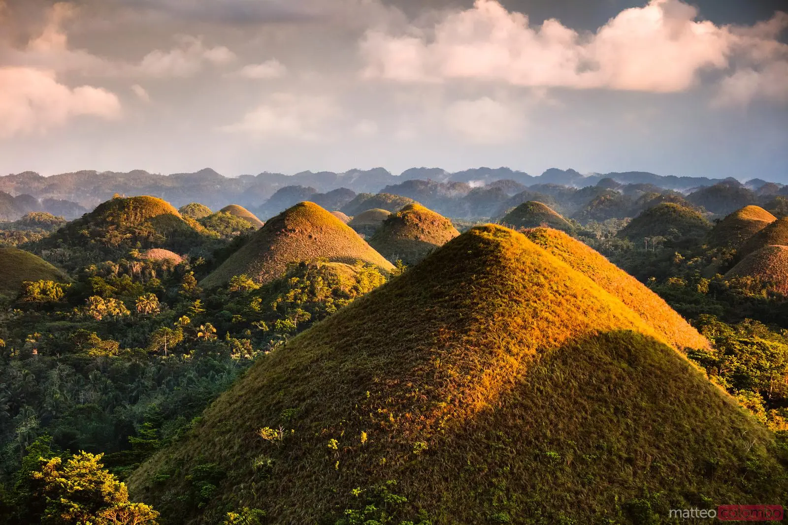 Chocolate Hills: Keajaiban Alam Unik di Filipina