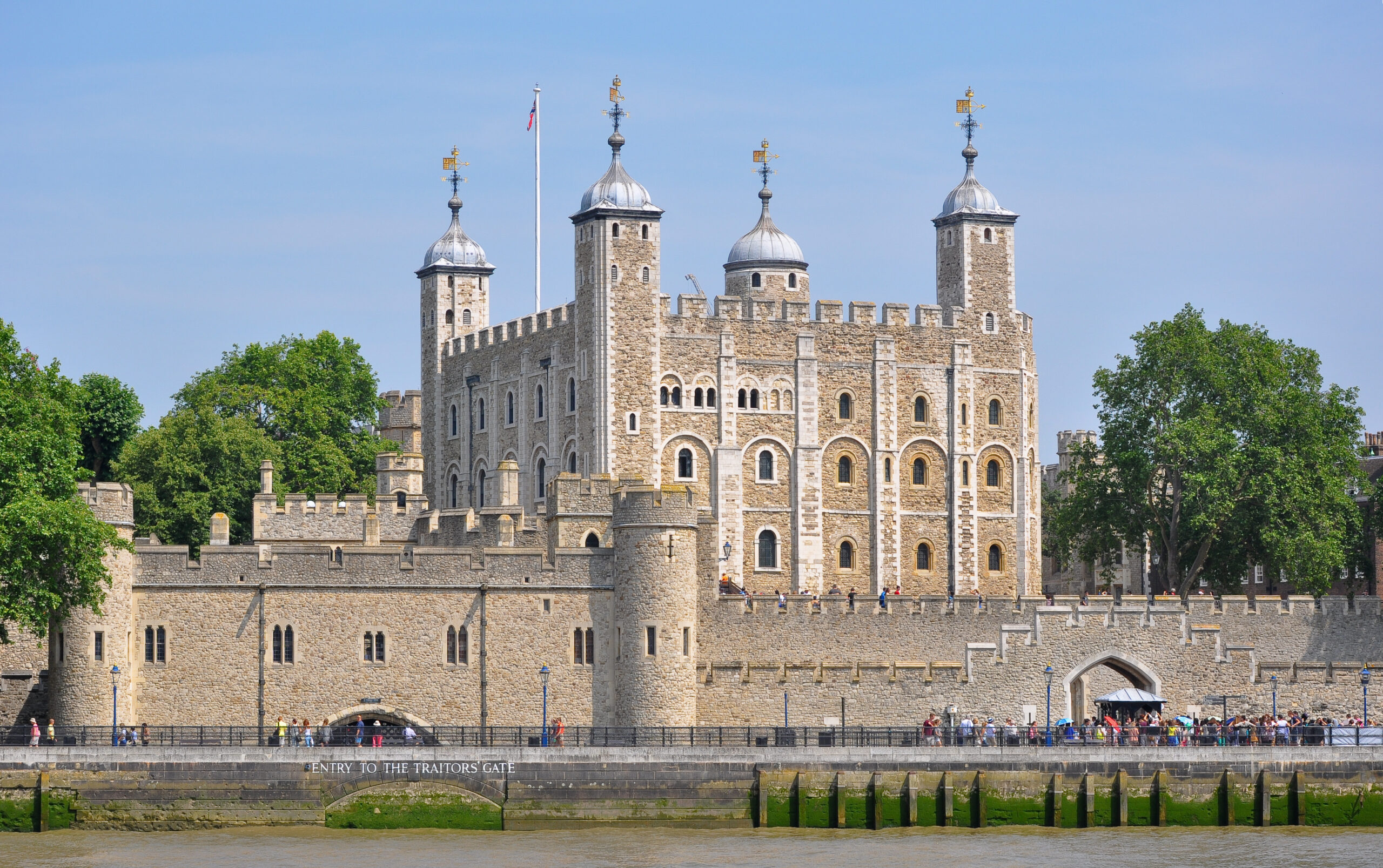Tower of London: Benteng, Penjara, dan Harta Karun Sejarah Inggris