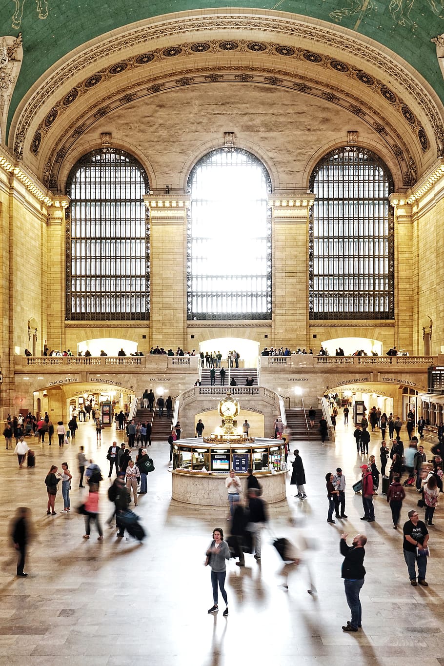 Stasiun Pusat New York: Ikon Transportasi dan Arsitektur Megah di Kota Metropolitan