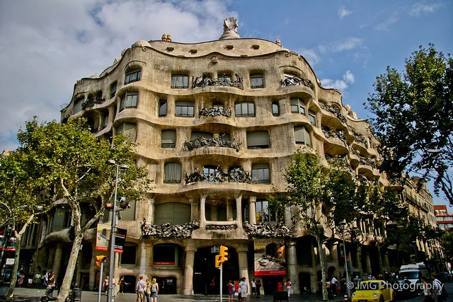 Casa Milà: Keajaiban Arsitektur Antoni Gaudí di Barcelona