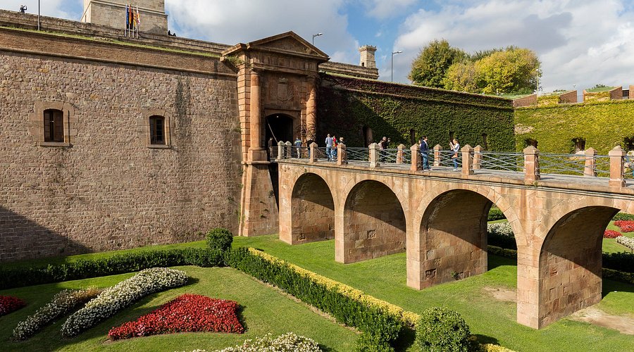 Benteng Montjuïc: Sejarah dan Keindahan yang Menghiasi Barcelona