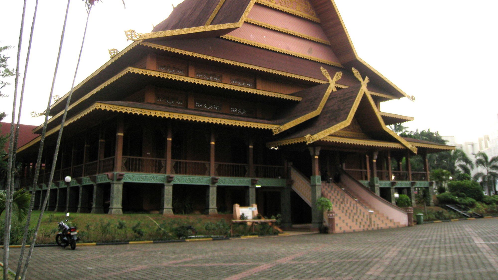 Keunikan Rumah Adat Selaso Jatuh Kembar di Sumatera Barat