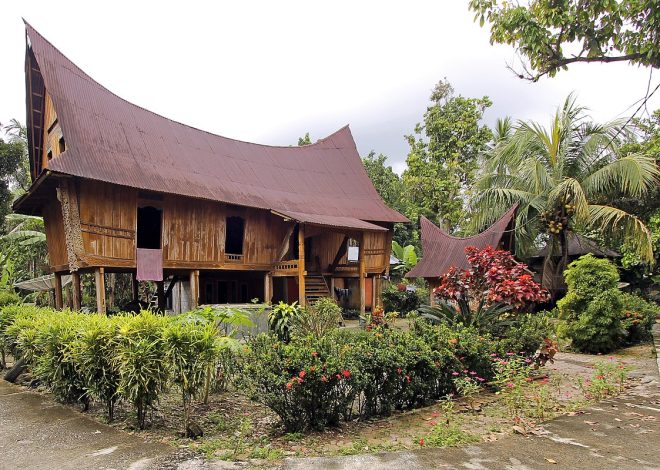 Mengenal Rumah Adat Rumah Atap Lontik: Arti dan Keunikannya