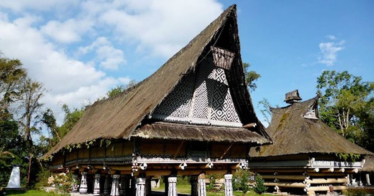 Keindahan dan Ciri Khas Rumah Adat Rumah Pakpak