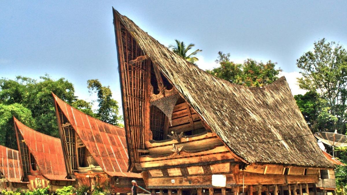 Keindahan dan Makna Rumah Adat Rumah Bolon di Sumatera Utara