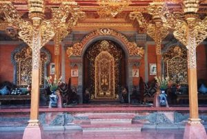Keunikan Rumah Adat Rumah Bale Sekapat di Bali
