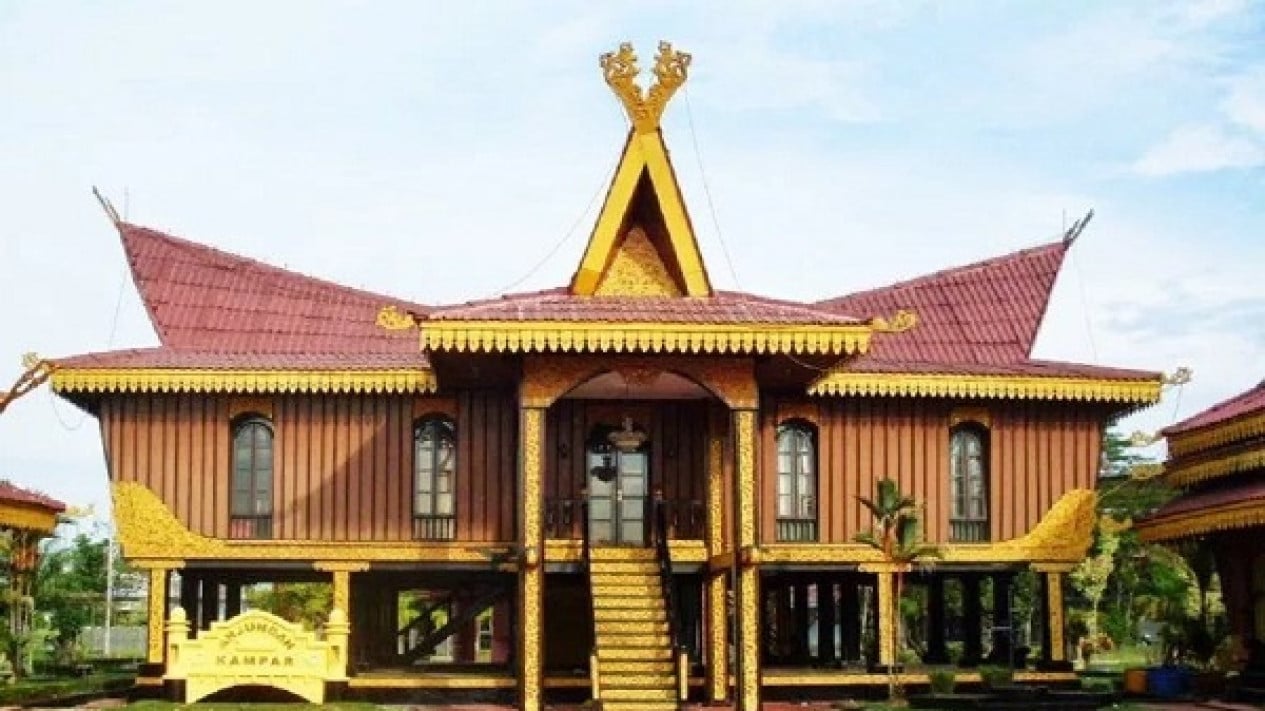 Keunikan Rumah Adat Rumah Belah Bubung: Warisan Budaya Aceh