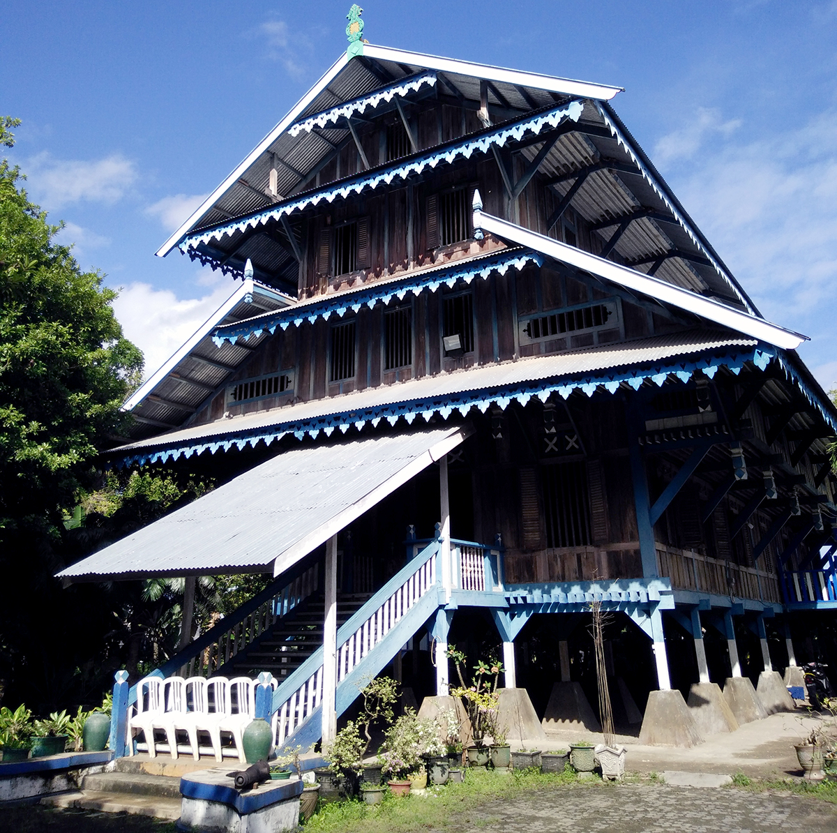 Mengenal Rumah Adat Rumah Laikas: Arsitektur dan Budaya Tradisional