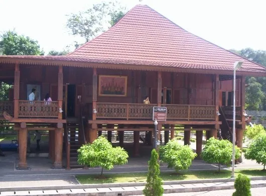Rumah Adat Nuwou Balak: Warisan Budaya Kalimantan Timur