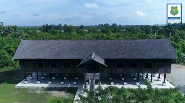 Rumah Betang Sei Paseh: Warisan Budaya Rumah Adat Kalimantan