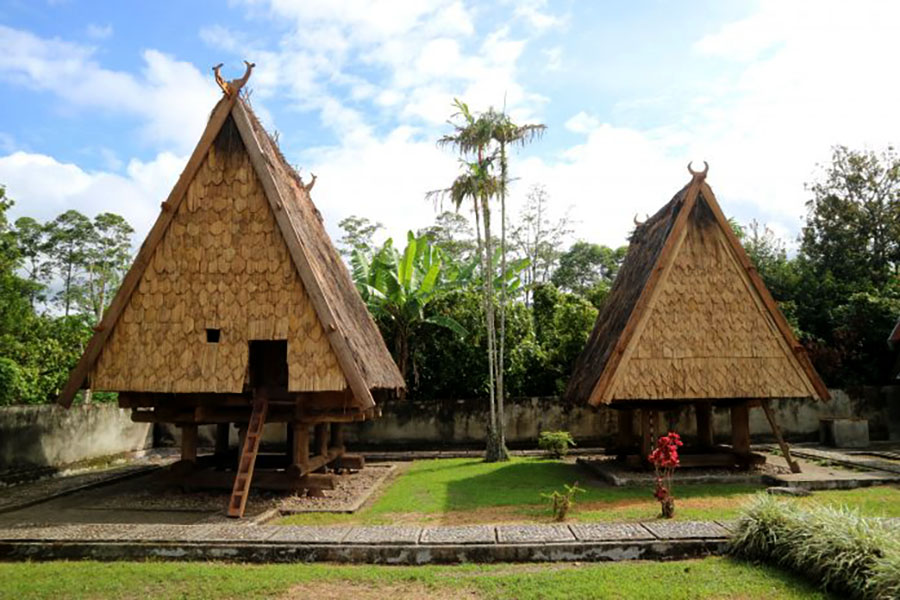 Rumah Tambi: Warisan Budaya dan Arsitektur Tradisional Indonesia