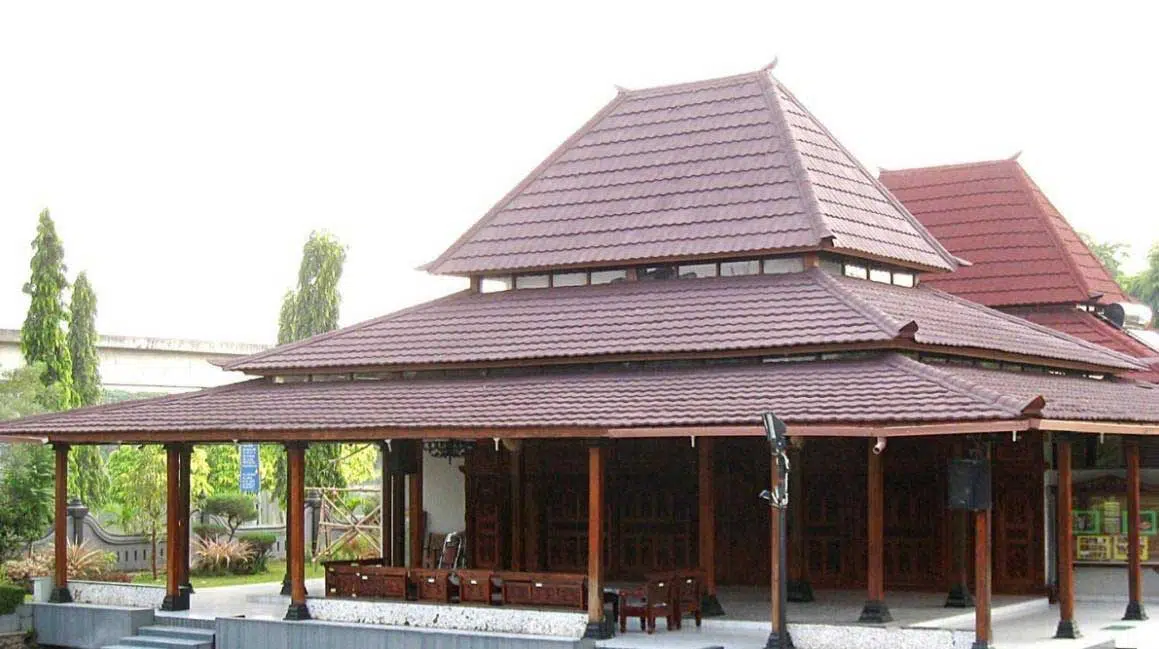 Keindahan dan Ciri Khas Rumah Adat Rumah Joglo Jompongan