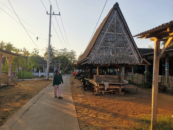 Keindahan dan Keunikan Rumah Adat Dhurung di Indonesia