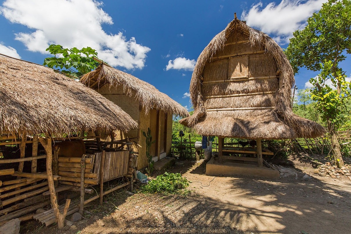 Keindahan Rumah Adat Rumah Bale Lumbung di Bali