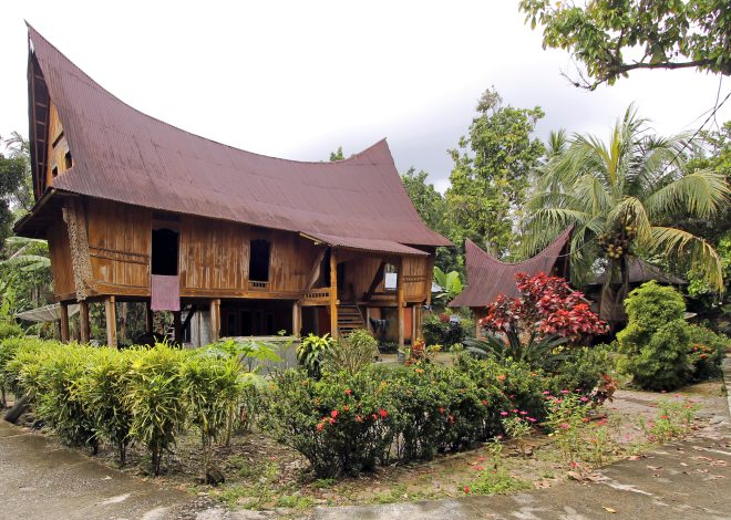 Keunikan Rumah Adat Rumah Atap Lontik di Indonesia
