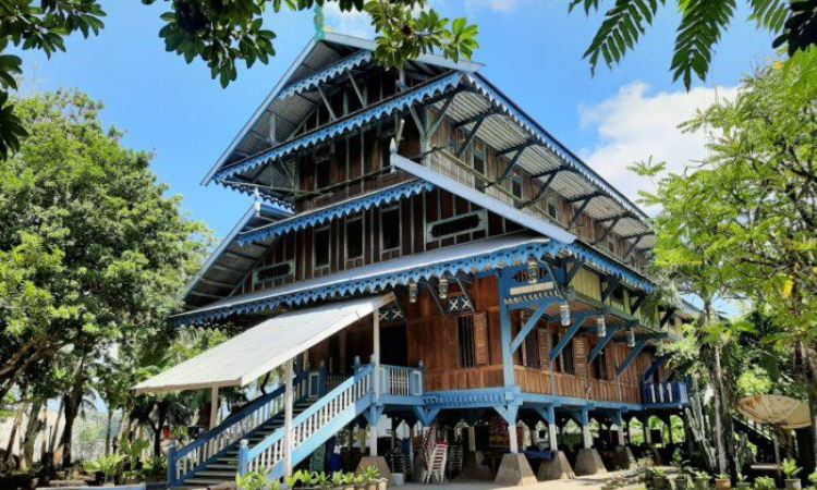 Keunikan Rumah Adat Rumah Laikas: Warisan Budaya Tradisional