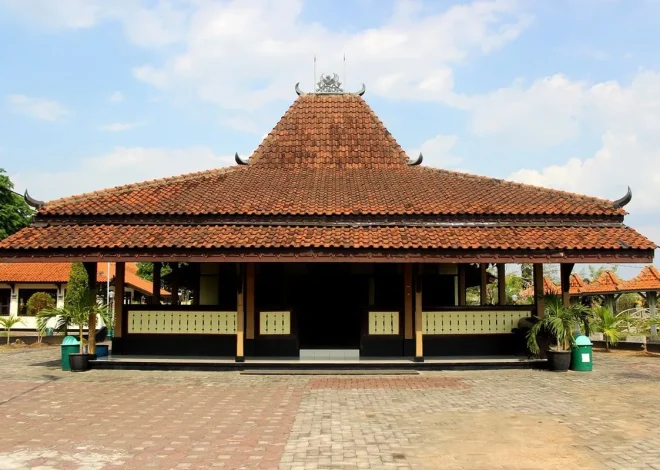Mengenal Rumah Adat Rumah Joglo Hageng: Keindahan Arsitektur Tradisional