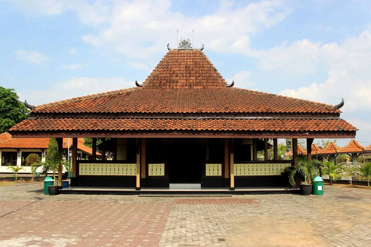 Mengenal Rumah Adat Rumah Joglo Hageng: Keindahan Arsitektur Tradisional