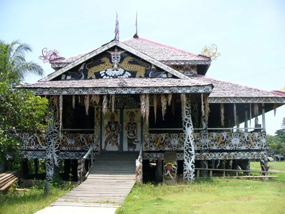 Mengenal Rumah Adat Rumah Paser: Arsitektur Tradisional Kalimantan