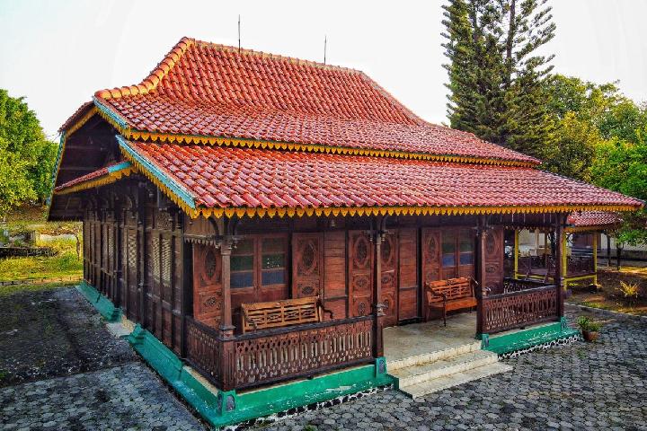 Rumah Adat Joglo Betawi: Warisan Budaya Tradisional Jakarta