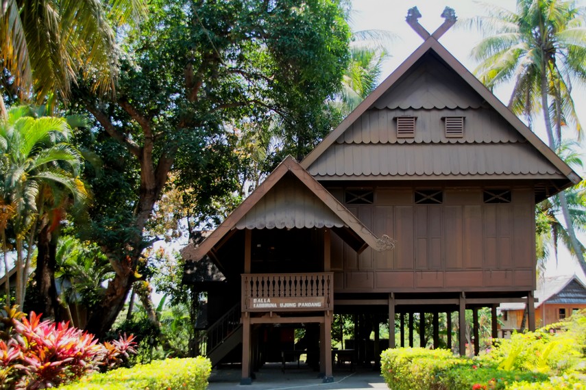 Rumah Adat Suku Bugis: Keunikan dan Ciri Khas Arsitektur Tradisional