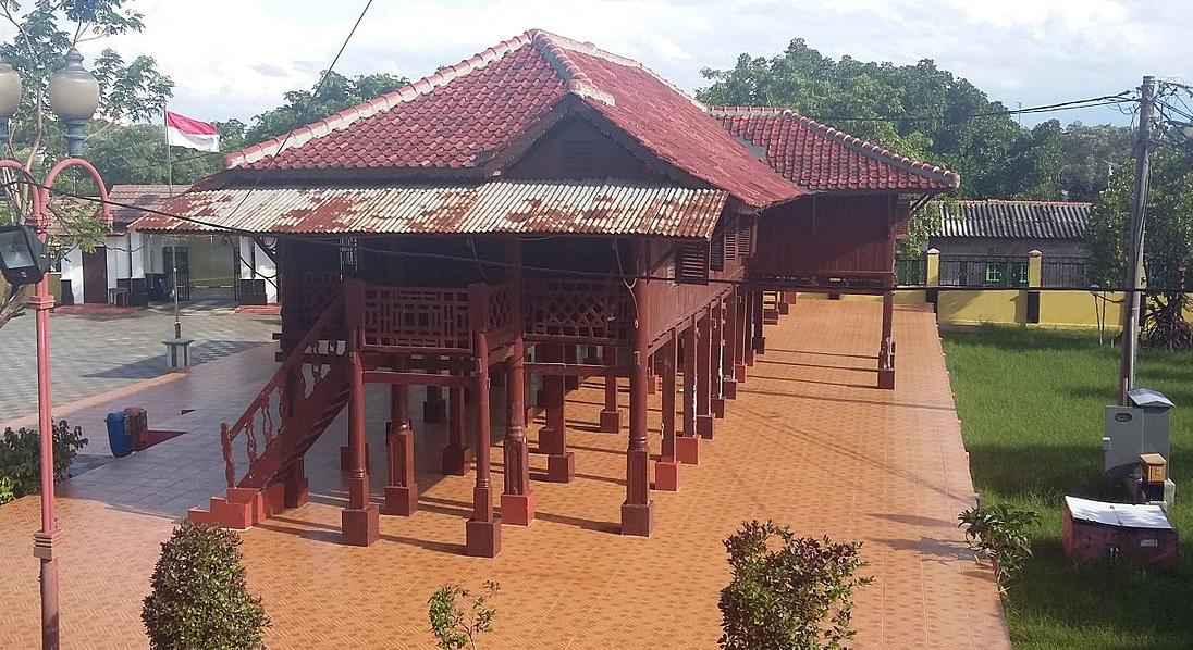 Keindahan dan Ciri Khas Rumah Adat Betawi Panggung