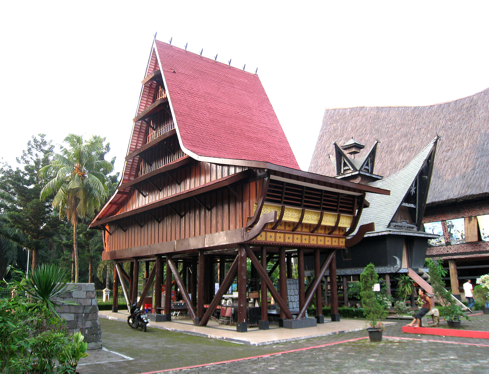 Keindahan dan Ciri Khas Rumah Adat Rumah Nias di Indonesia