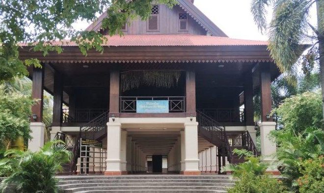 Keindahan Rumah Adat Dulohupa Gorontalo yang Bersejarah