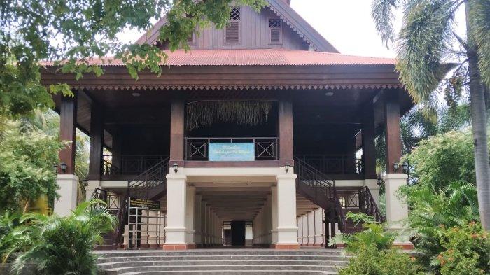 Keindahan Rumah Adat Dulohupa Gorontalo yang Bersejarah