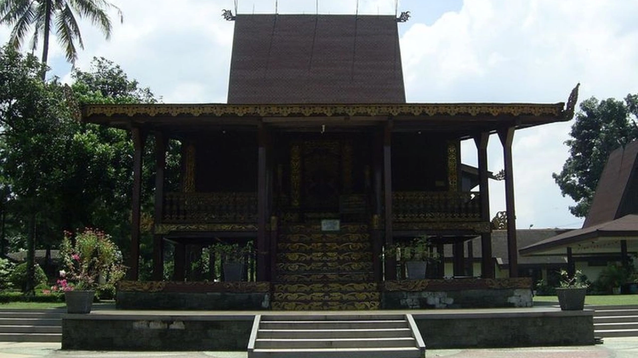 Keunikan Rumah Adat Rumah Tadah Alas di Kalimantan Selatan