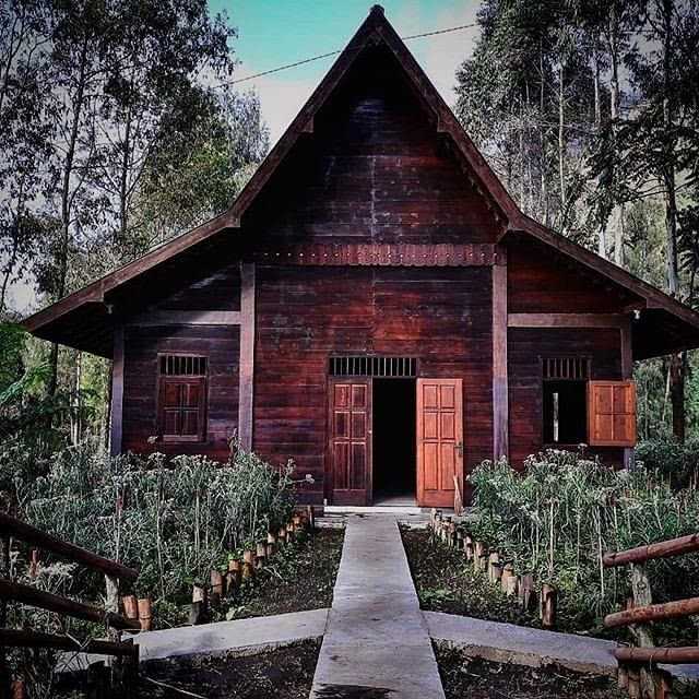 Mengenal Rumah Adat Suku Tengger dan Keunikannya