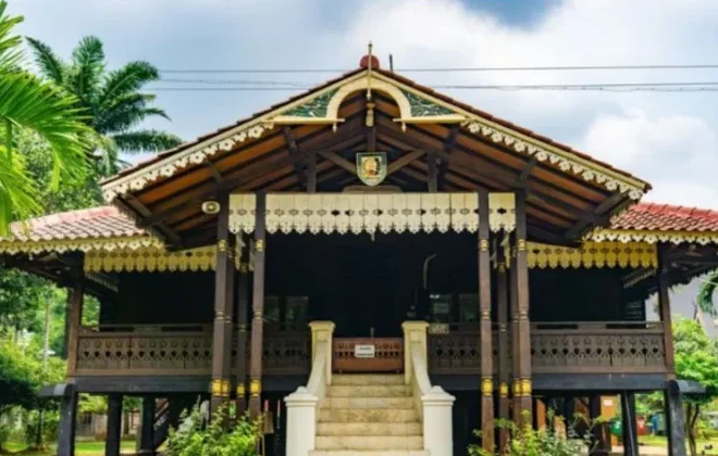 Rumah Adat Bubungan Lima: Keindahan Arsitektur Tradisional Aceh