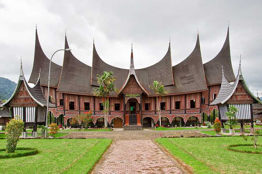 Rumah Adat Rumah Ganjong Sibak Baju: Warisan Budaya Sumatera Barat