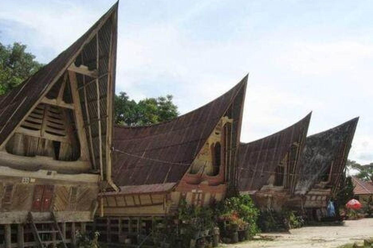 Keindahan dan Keunikan Rumah Adat Rumah Rumsram di Indonesia