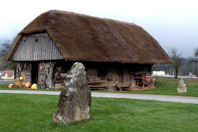 Keindahan dan Makna Rumah Adat Rumah Ebai di Indonesia