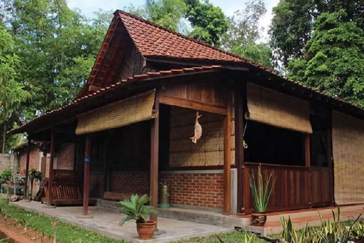 Keindahan Rumah Limasan Trajumas Lawakan sebagai Warisan Budaya