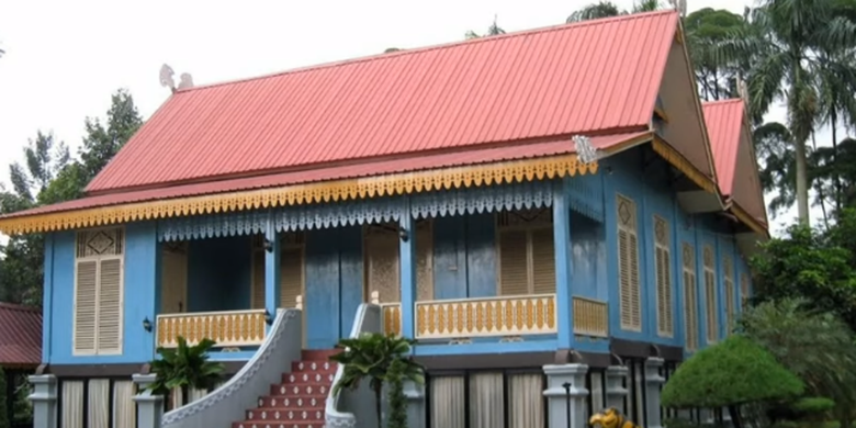 Keunikan Rumah Adat Rumah Melayu Lipat Kajang di Indonesia