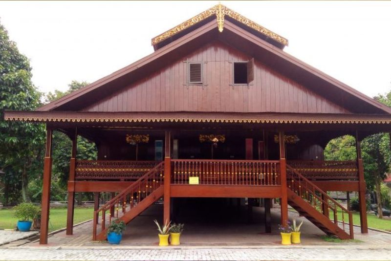 Keunikan Rumah Adat Rumah Souraja Cilacap yang Memikat