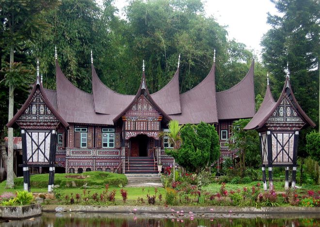 Rumah Adat Ruen (Rumah Panggung): Warisan Budaya Minang