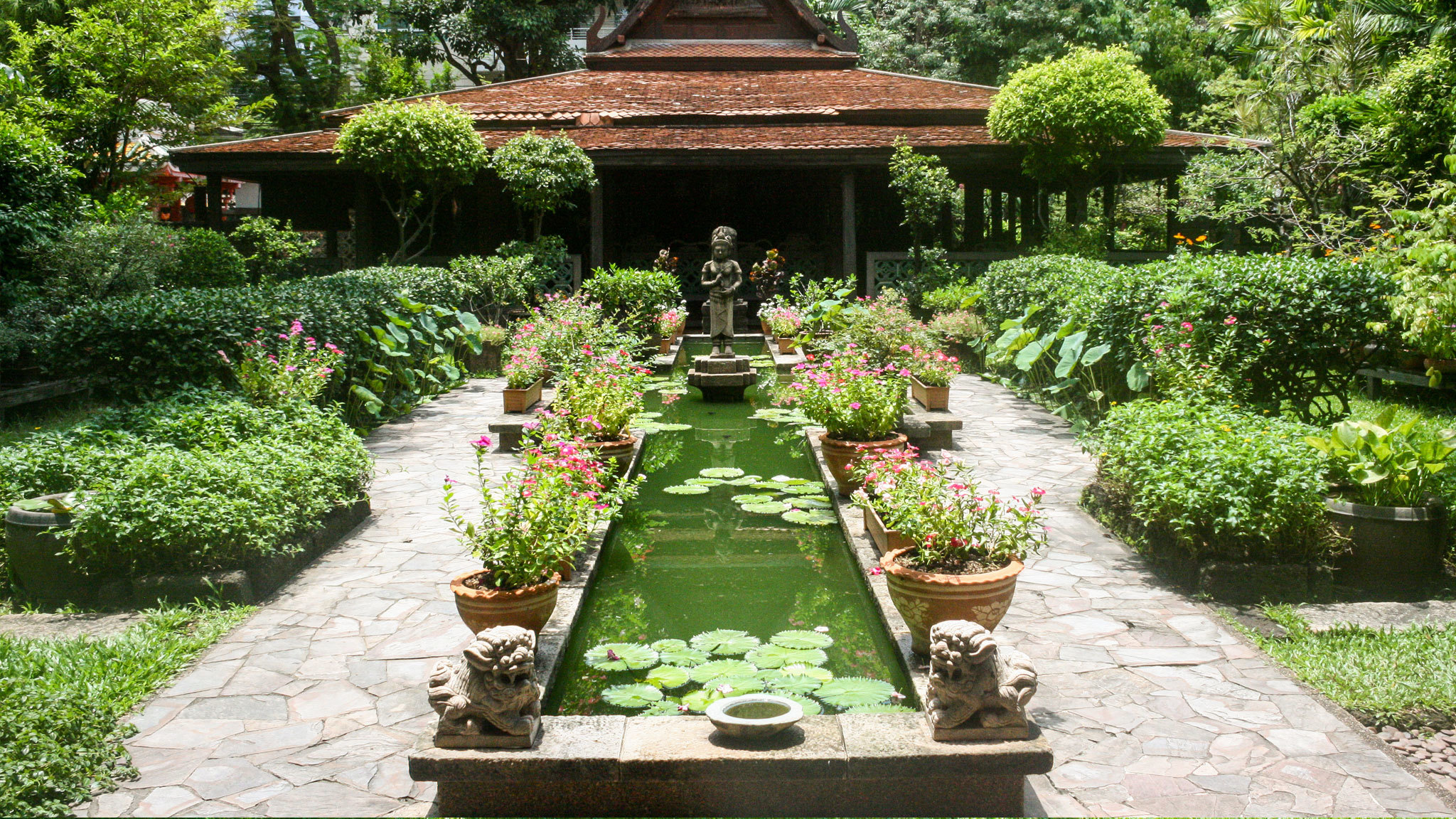 Rumah Adat Warisan M.R. Kukrit Pramoj: Keindahan Budaya Thailand