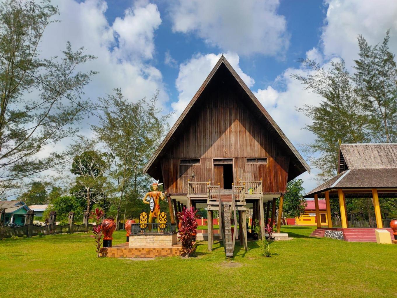 Rumah Betang Pasir Panjang: Keindahan Arsitektur Tradisional Dayak