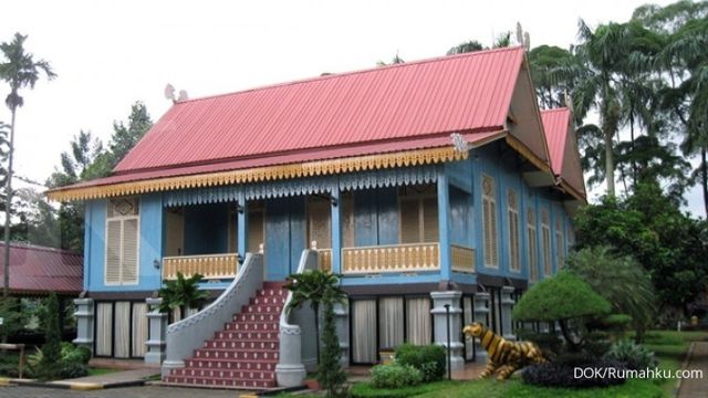 Keindahan dan Filosofi Rumah Adat Belah Bubung Aceh