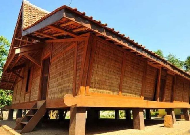 Keindahan dan Filosofi Rumah Adat Imah Togog Anjing di Jawa Barat