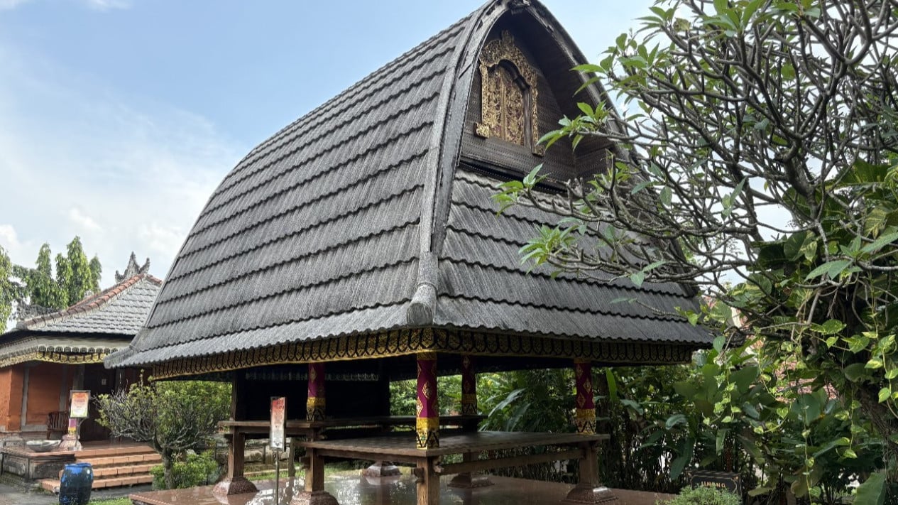 Keindahan dan Fungsi Rumah Adat Rumah Jineng di Indonesia