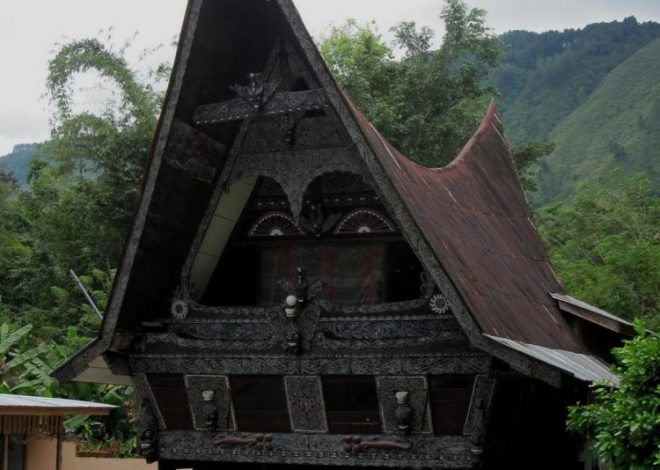 Keindahan dan Keunikan Rumah Adat Rumah Padu Kingking